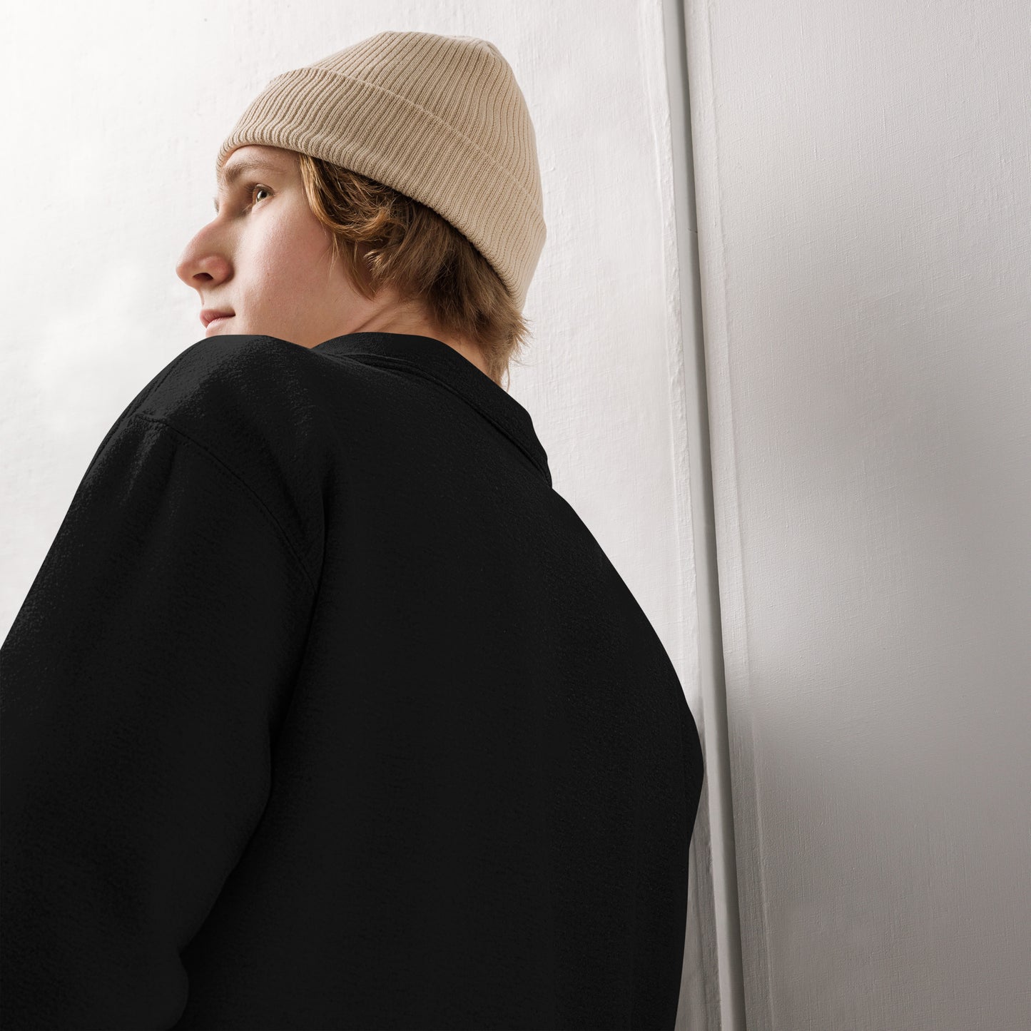 Unisex fleece pullover with embr. OOB Gulls left chest.