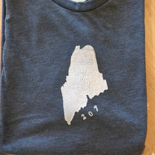 Load image into Gallery viewer, Men&#39;s State of Maine 207 Triblend Shirt